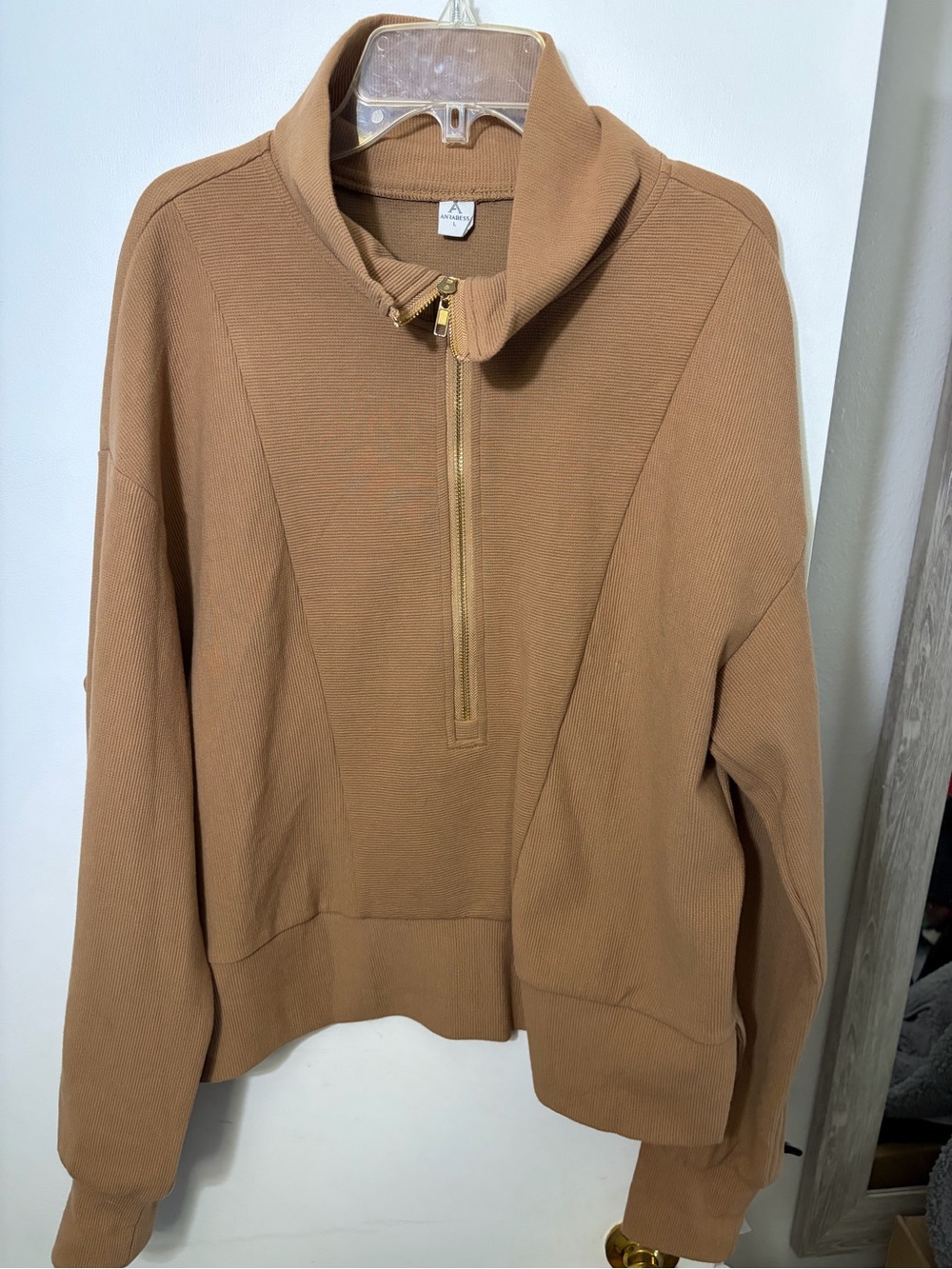 Women’s large anrabess tan quarter zip pullover